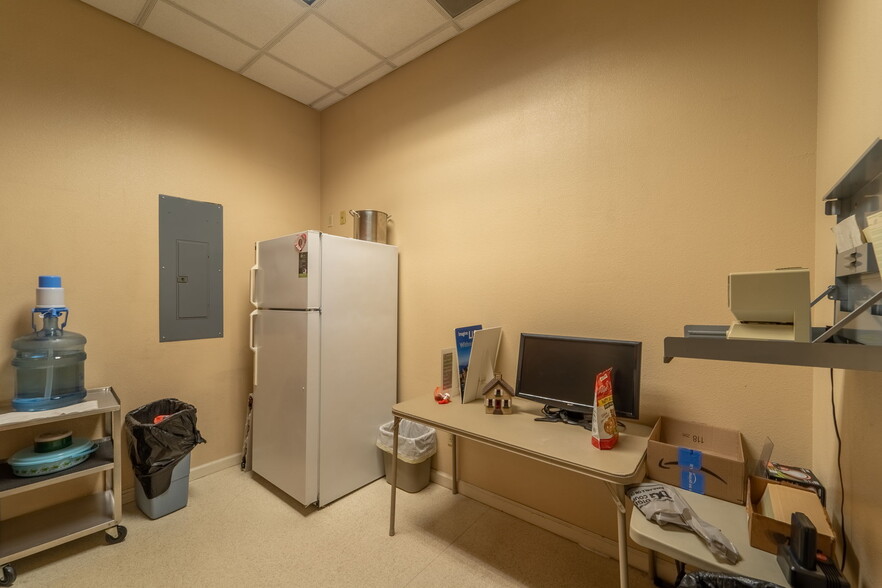 More Photos Of 1444 W Main St, Ripon Medical For Sale