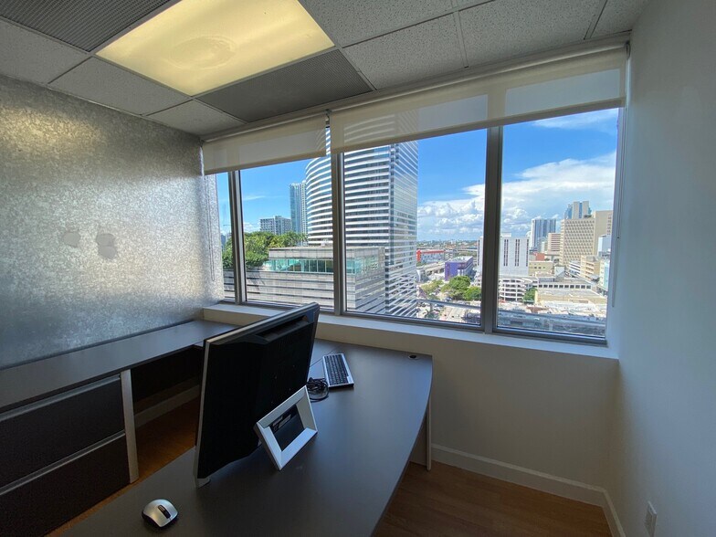 More Photos Of 150 SE 2nd Ave, Miami Office Residential For Lease