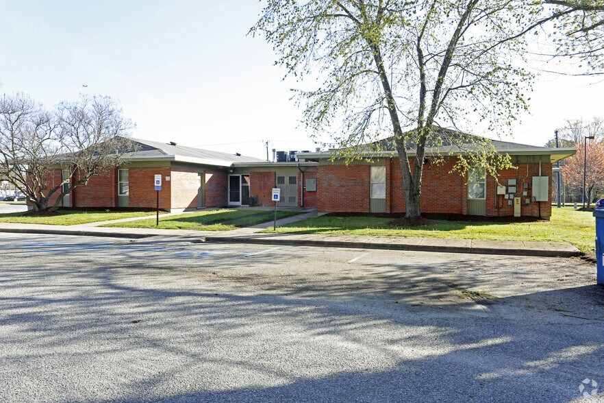 More Photos Of 13193 Warwick Blvd, Newport News Medical For Sale
