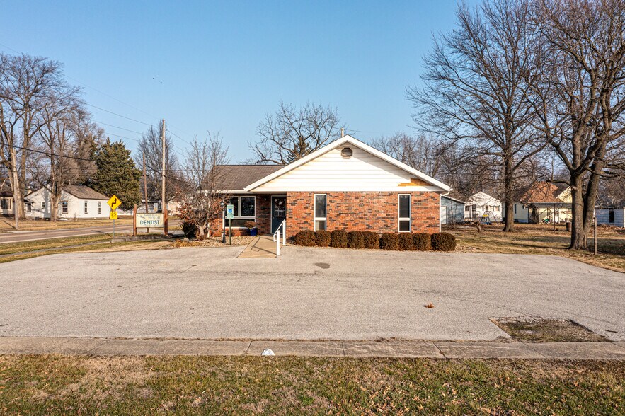 More Photos Of 709 Staunton Rd, Gillespie Office For Sale