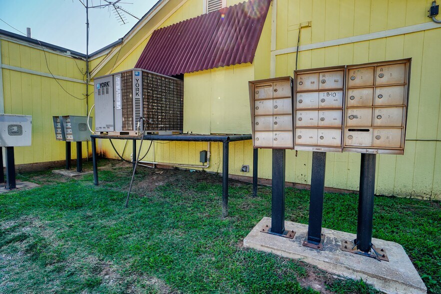 More Photos Of 347203 US Route 66 Hwy, Chandler Trailer Camper Park For Sale