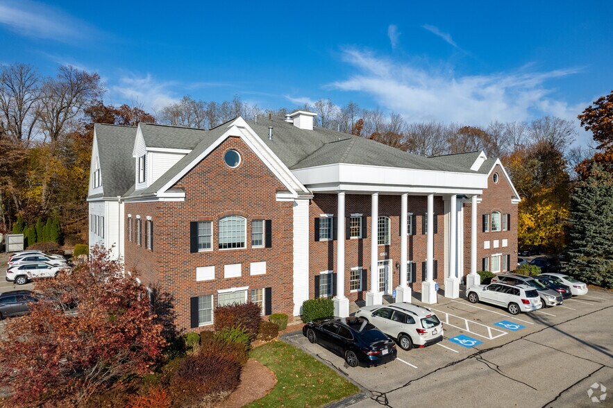 Primary Photo Of 1 E Main St, Northborough Medical For Lease