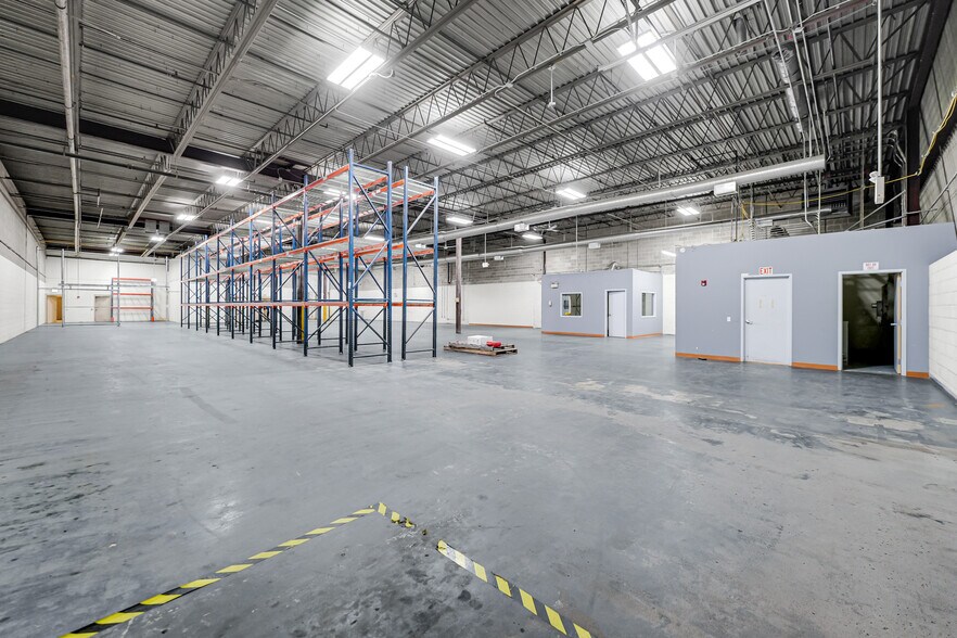 More Photos Of 721 E 112th St, Chicago Flex For Lease