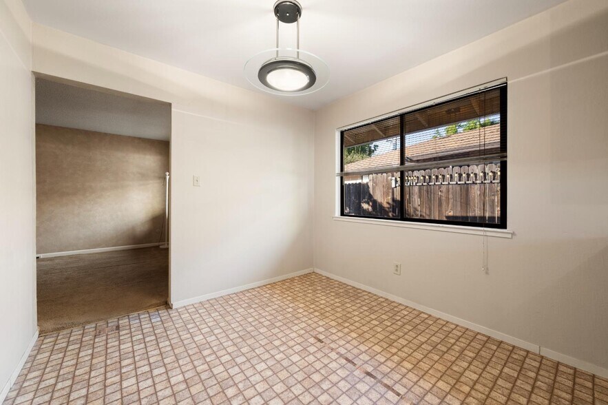 More Photos Of 5743 Woodleigh Dr, Carmichael Multifamily For Sale