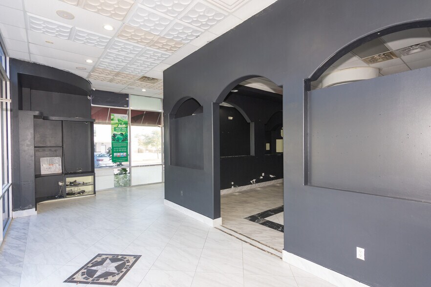 More Photos Of 399 W Louis Henna Blvd, Austin Unknown For Lease