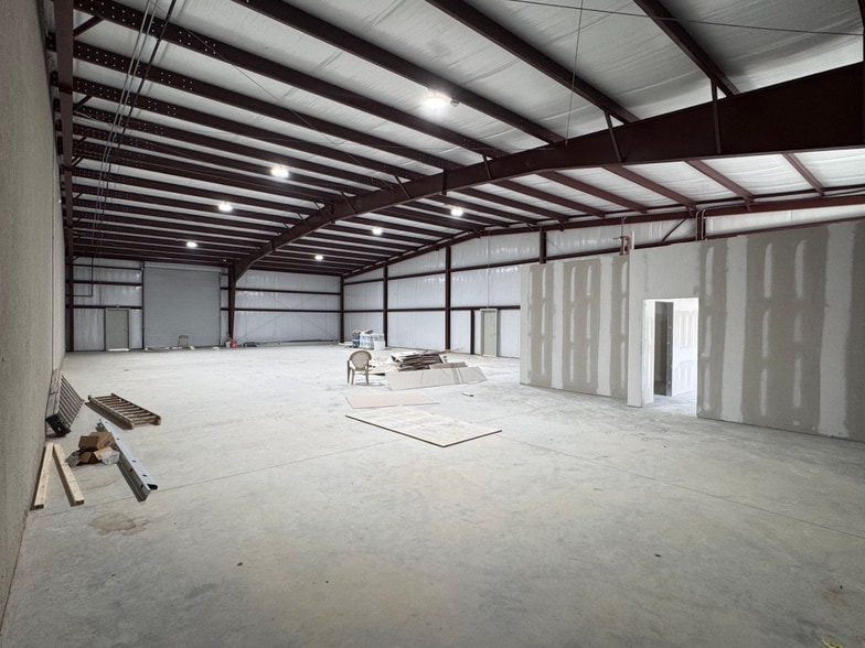 More Photos Of 1761 Peachtree Industrial Blvd, Buford Warehouse For Lease