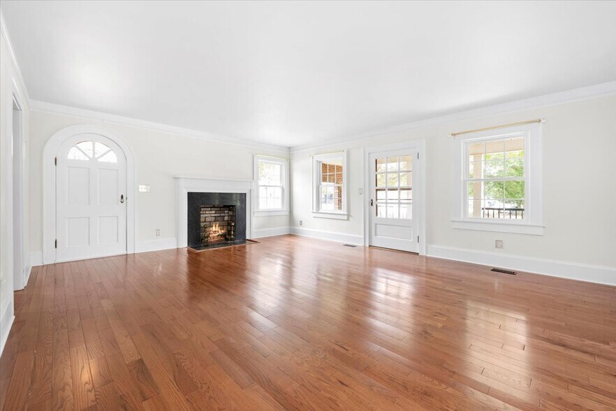 More Photos Of 301 E Main St, Easley Land For Sale