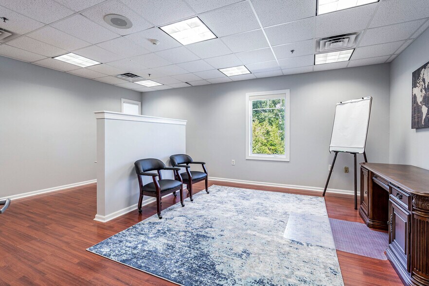 More Photos Of 807 Mantoloking Rd, Brick Office For Sale