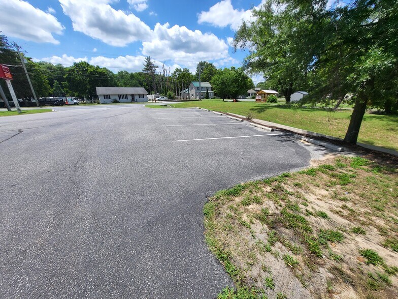 More Photos Of 13184 Greensboro Rd, Greensboro Freestanding For Sale
