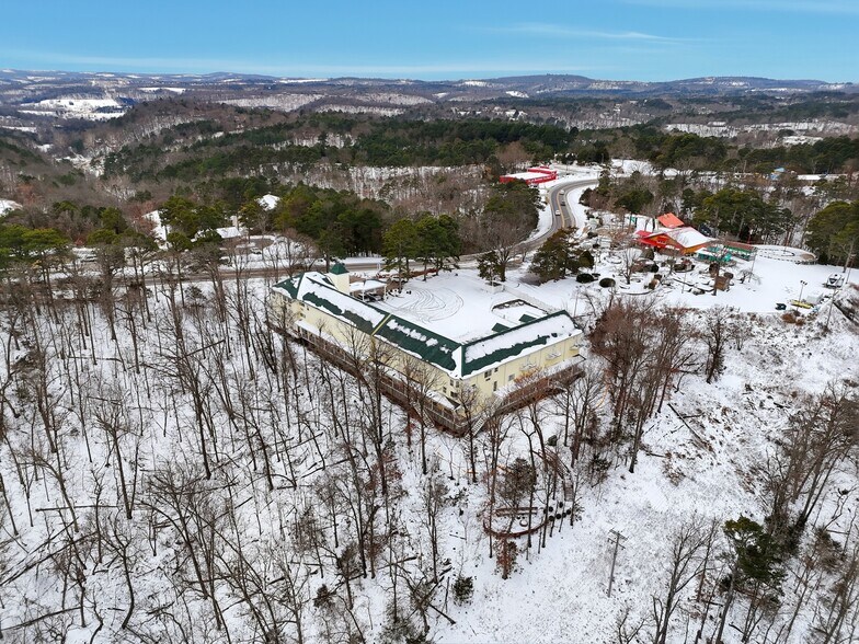 More Photos Of 3169 E Van Buren, Eureka Springs Hotel For Sale