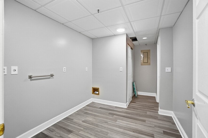 More Photos Of 4753-4759 Cornell Rd, Blue Ash Medical For Sale