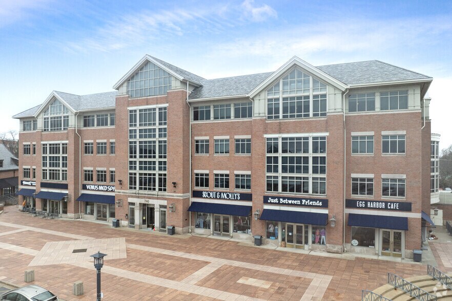 Primary Photo Of 740 Waukegan Rd, Deerfield Office For Lease