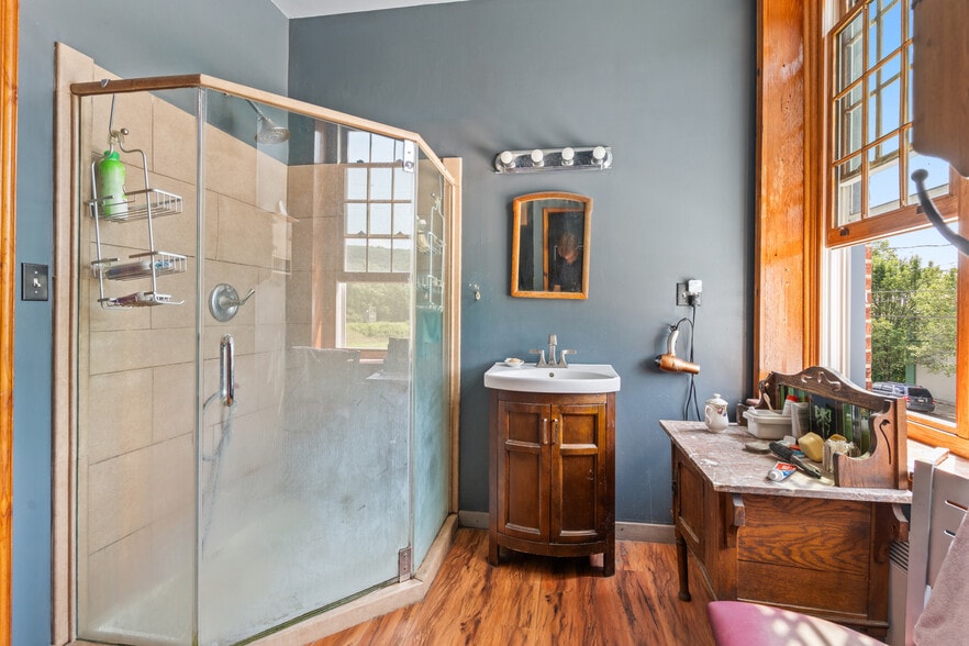 More Photos Of 500 Bridge St, Weissport Restaurant For Sale