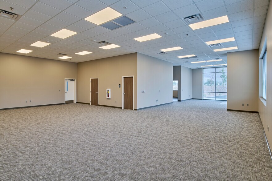 More Photos Of 8900 Escobar Dr, El Paso Distribution For Lease