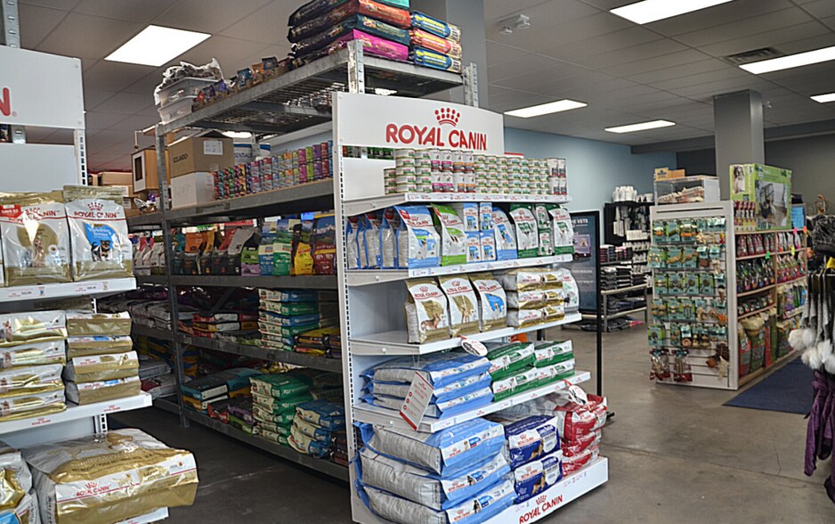 More Photos Of 3510-3526 NE Vivion Rd, Kansas City Unknown For Lease