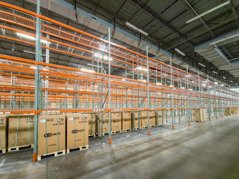 More Photos Of 200 Highway 74 S, Peachtree City Warehouse For Lease