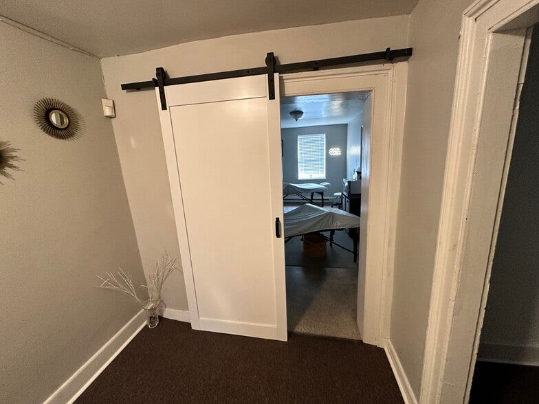 More Photos Of 508 S Broadway, Baltimore Storefront Retail Office For Sale