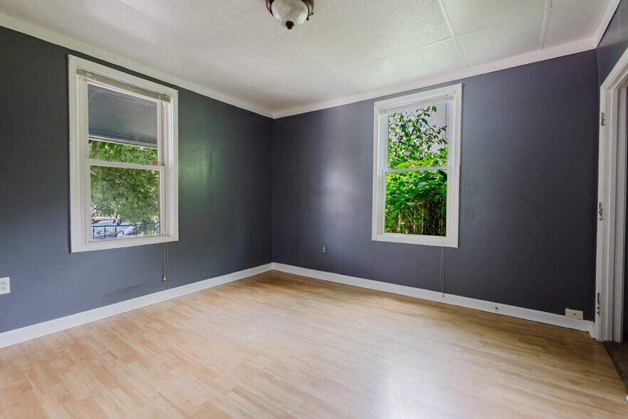 More Photos Of , Lexington Specialty For Sale