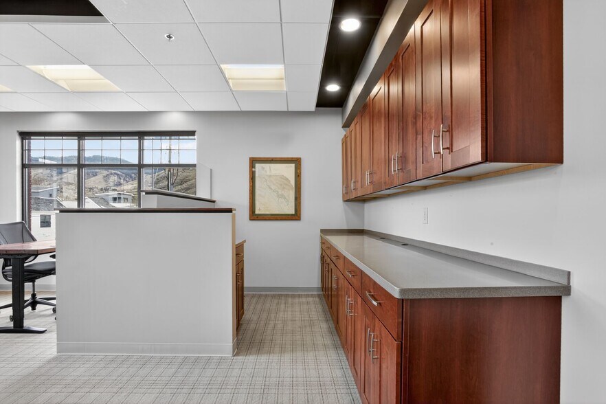 More Photos Of 722 Washington Ave, Golden Office Residential For Sale