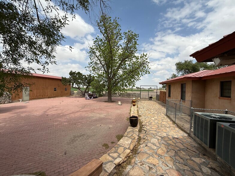 More Photos Of 8610 HWY 17, Balmorhea Specialty For Sale