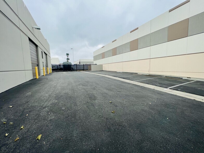 More Photos Of 390 N Ponderosa Ave, Ontario Warehouse For Sale