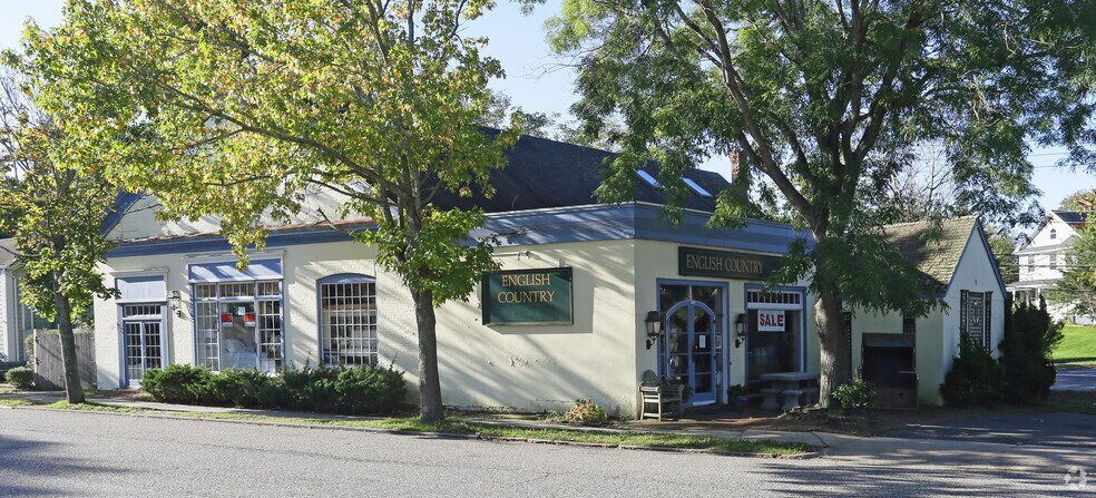 Primary Photo Of 53 N Sea Rd, Southampton Freestanding For Lease