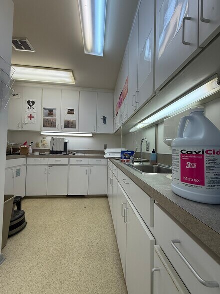 More Photos Of 2290 E Hill Rd, Grand Blanc Medical For Lease