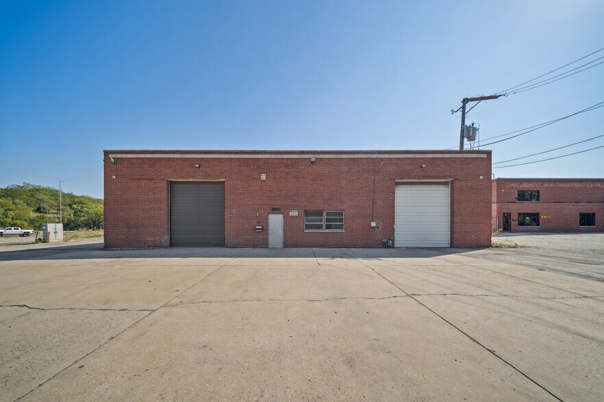 Primary Photo Of 3001 E End Ave, Chicago Heights Warehouse For Sale
