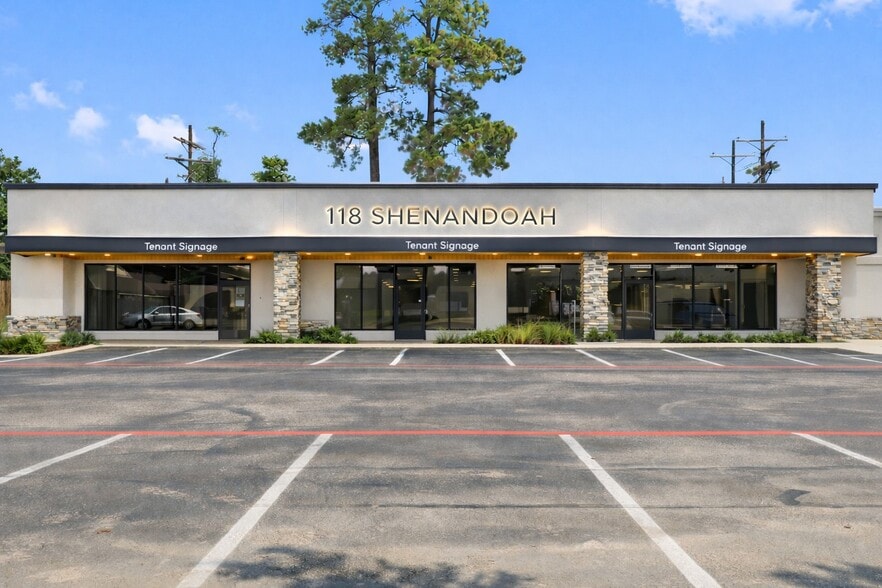 Primary Photo Of 118 Shenandoah Dr, The Woodlands Freestanding For Sale