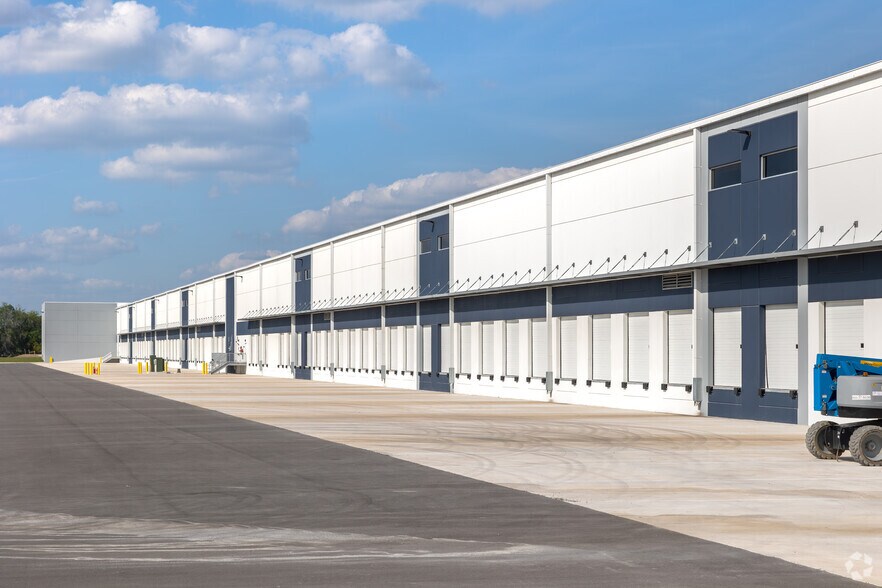 More Photos Of Drane Field @ S County Line Rd, Lakeland Unknown For Lease