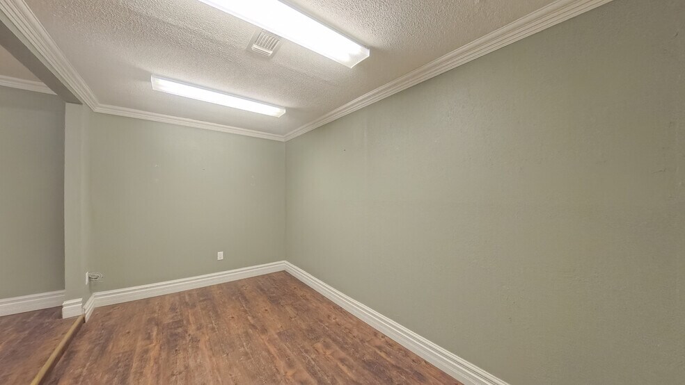 More Photos Of 1502 S Lipscomb St, Amarillo Light Distribution For Sale