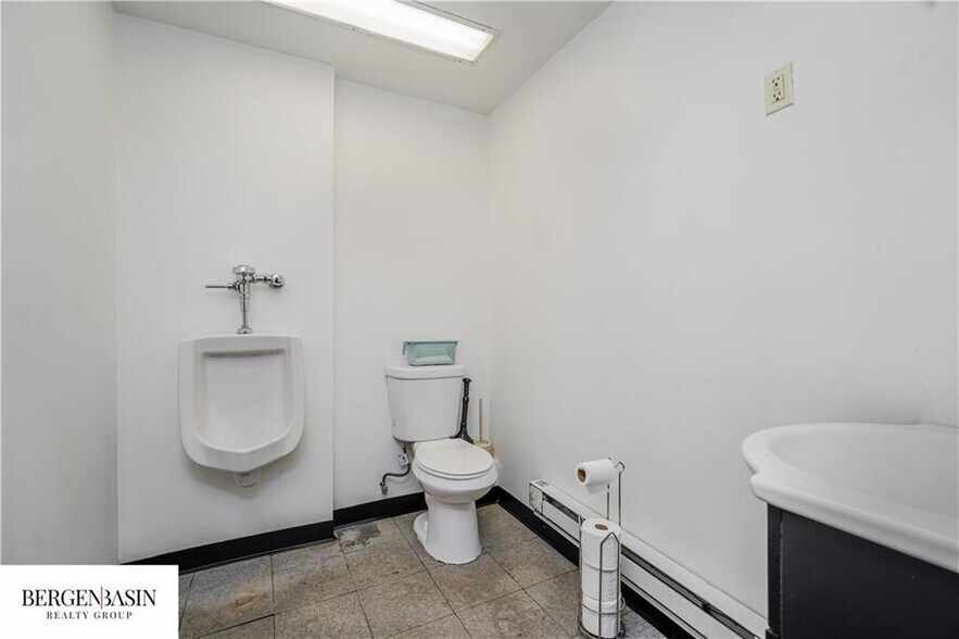 More Photos Of 226 52nd St, Brooklyn Industrial For Sale