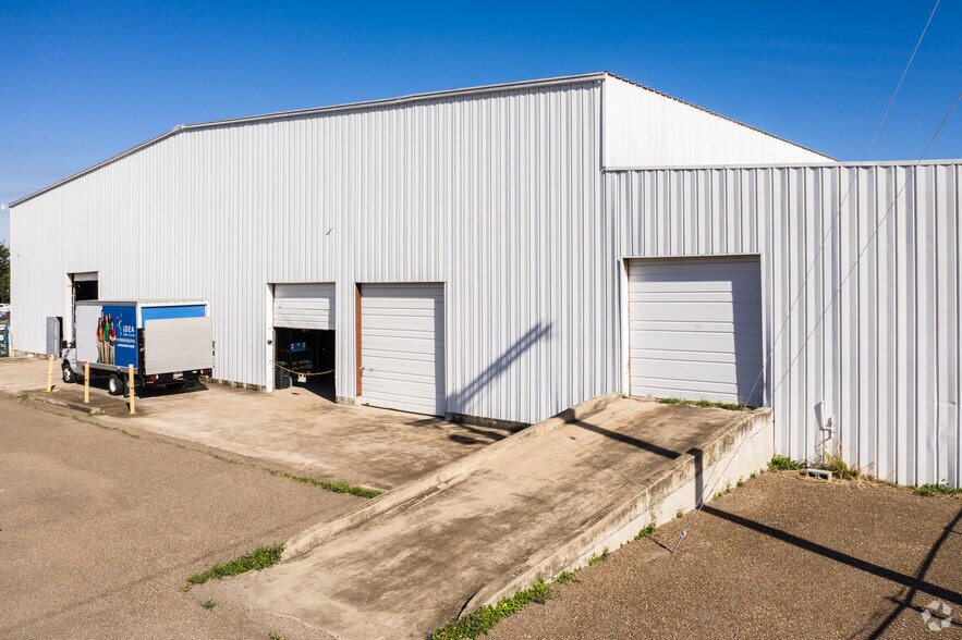 More Photos Of 320 S Utah Ave, Weslaco Warehouse For Lease