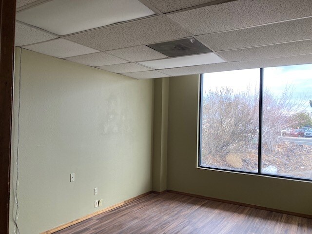 More Photos Of 2463 N Walgreens St, Flagstaff Warehouse For Lease