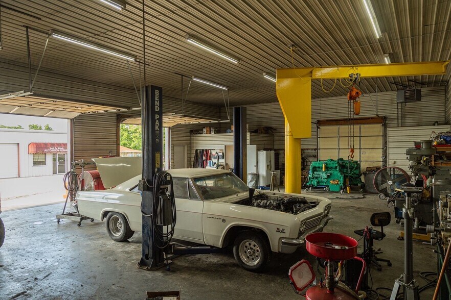 More Photos Of 118 E Davis St, Stockton General Retail For Sale