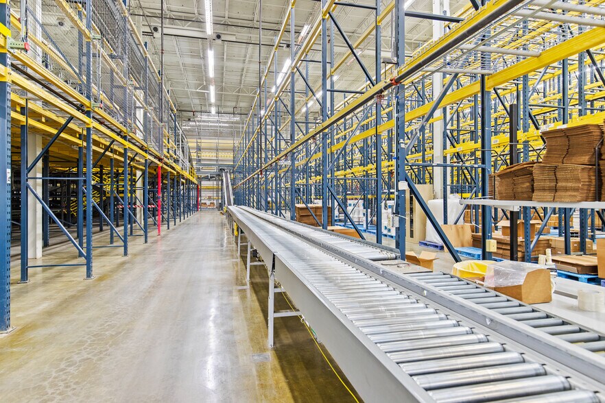 More Photos Of 2567 W Midway Blvd, Broomfield Manufacturing For Sale