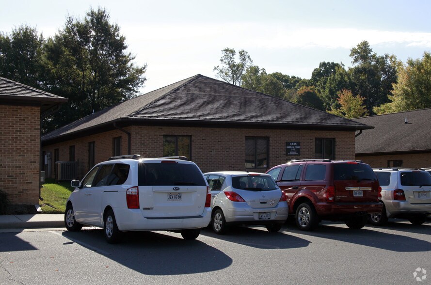 More Photos Of 4331-4335 Ridgewood Center Dr, Woodbridge Office For Lease