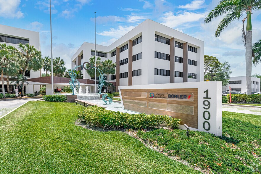 More Photos Of 1900 NW Corporate Blvd, Boca Raton Unknown For Lease