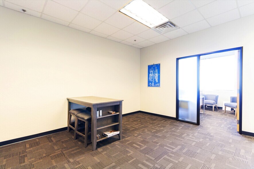 More Photos Of 1040 S Gilbert Rd, Gilbert Storefront Retail Office For Lease