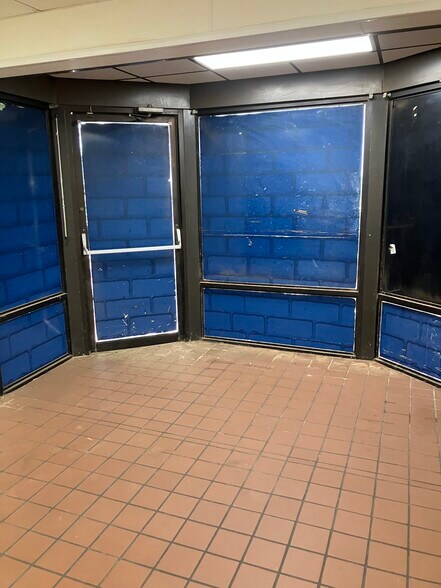 More Photos Of 2110 W 5th St, Plainview Restaurant For Sale