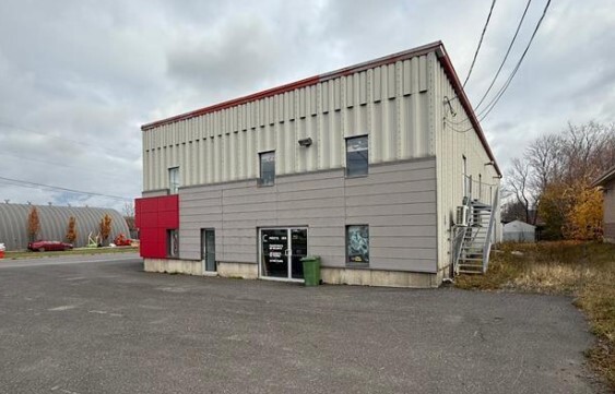 Primary Photo Of 651 Rte Du Président-Kennedy, Lévis Storefront For Sale