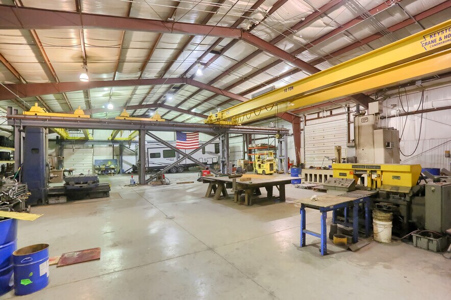 More Photos Of 703 Commerce Ave, New Castle Warehouse For Sale