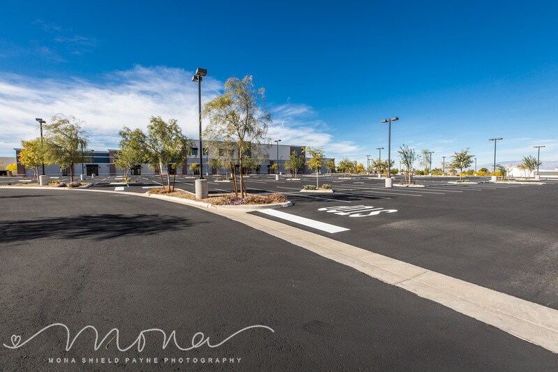 More Photos Of 670 S Green Valley Pky, Henderson Storefront Retail Office For Sale