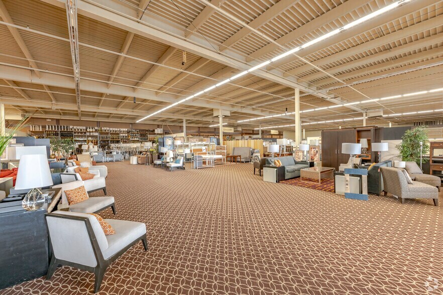 More Photos Of 855 Boston Post Rd, West Haven Freestanding For Sale