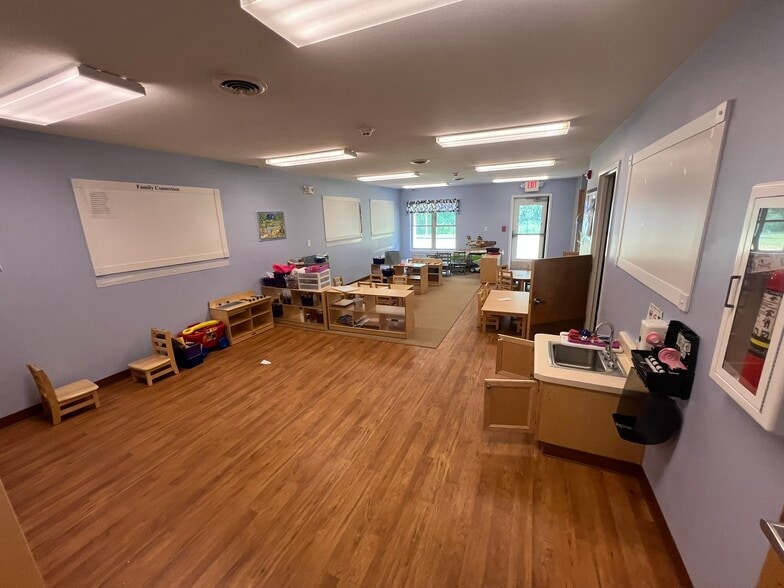 More Photos Of 82 Capital Dr, Warsaw Daycare Center For Sale