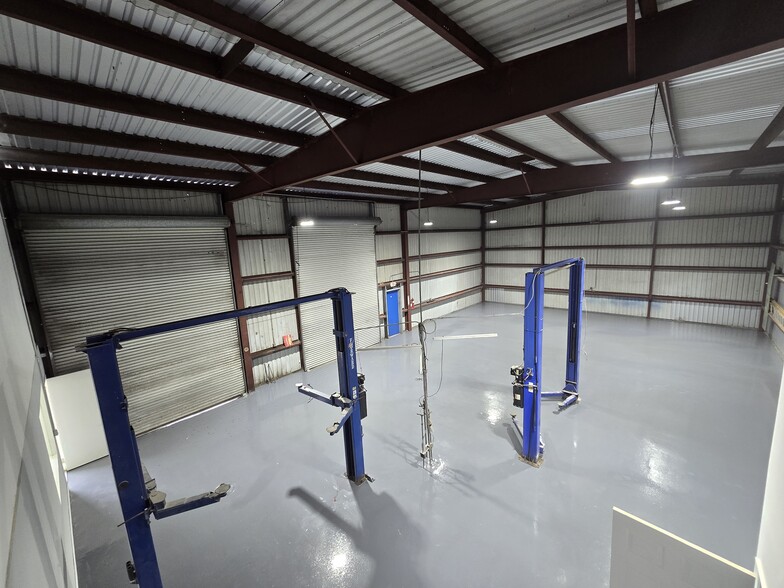 More Photos Of 638 Hewett Dr, Orlando Industrial For Sale