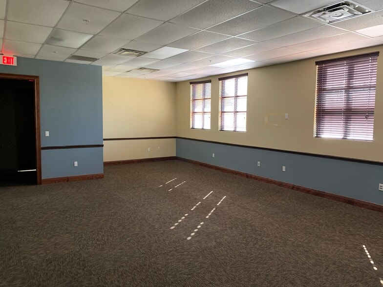 More Photos Of 4300 S Highway 27, Clermont Storefront Retail Office For Lease