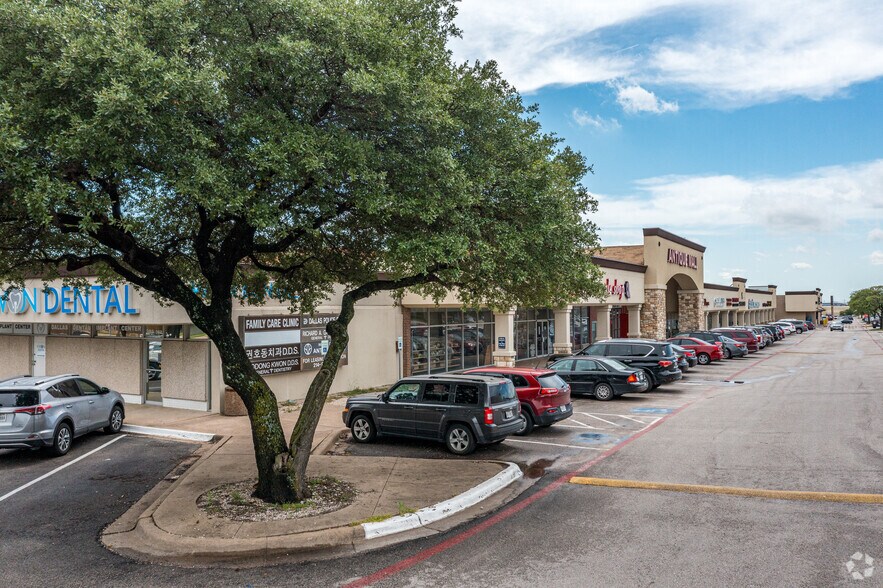 More Photos Of 11722 Marsh Ln, Dallas Storefront For Lease