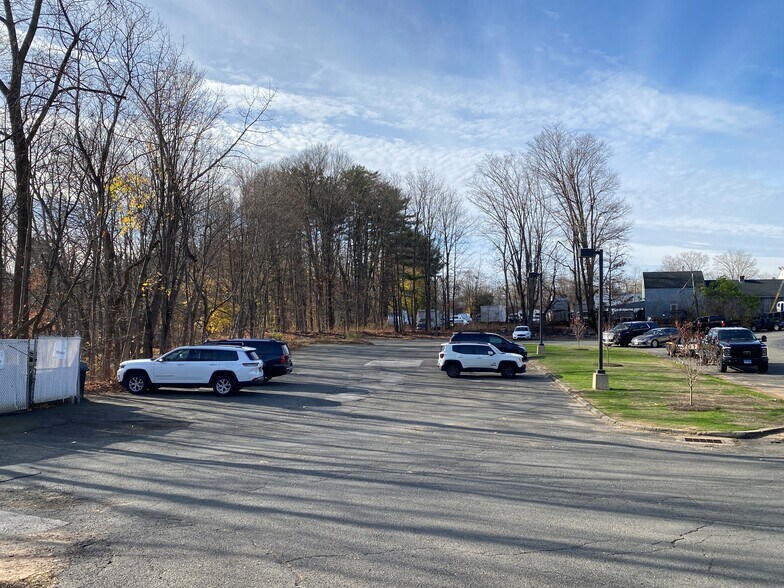 More Photos Of 140 Albany Tpke, Canton Unknown For Lease