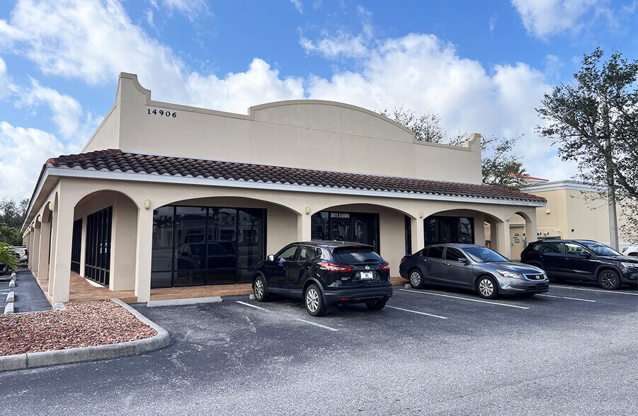 More Photos Of 14906 Tamiami Trl, North Port Storefront For Lease